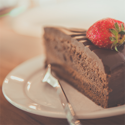 chocoladecake met aardbei