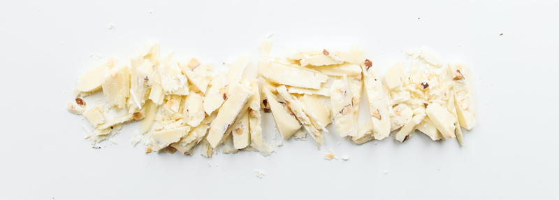 enkele stukjes witte chocolade